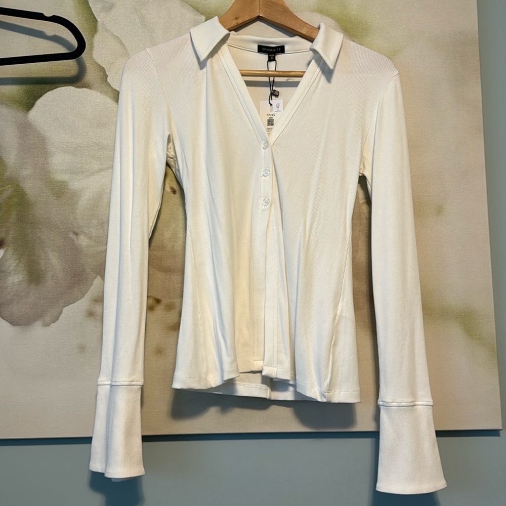 DYNAMITE LONGSLEEVE COLLARED TOP